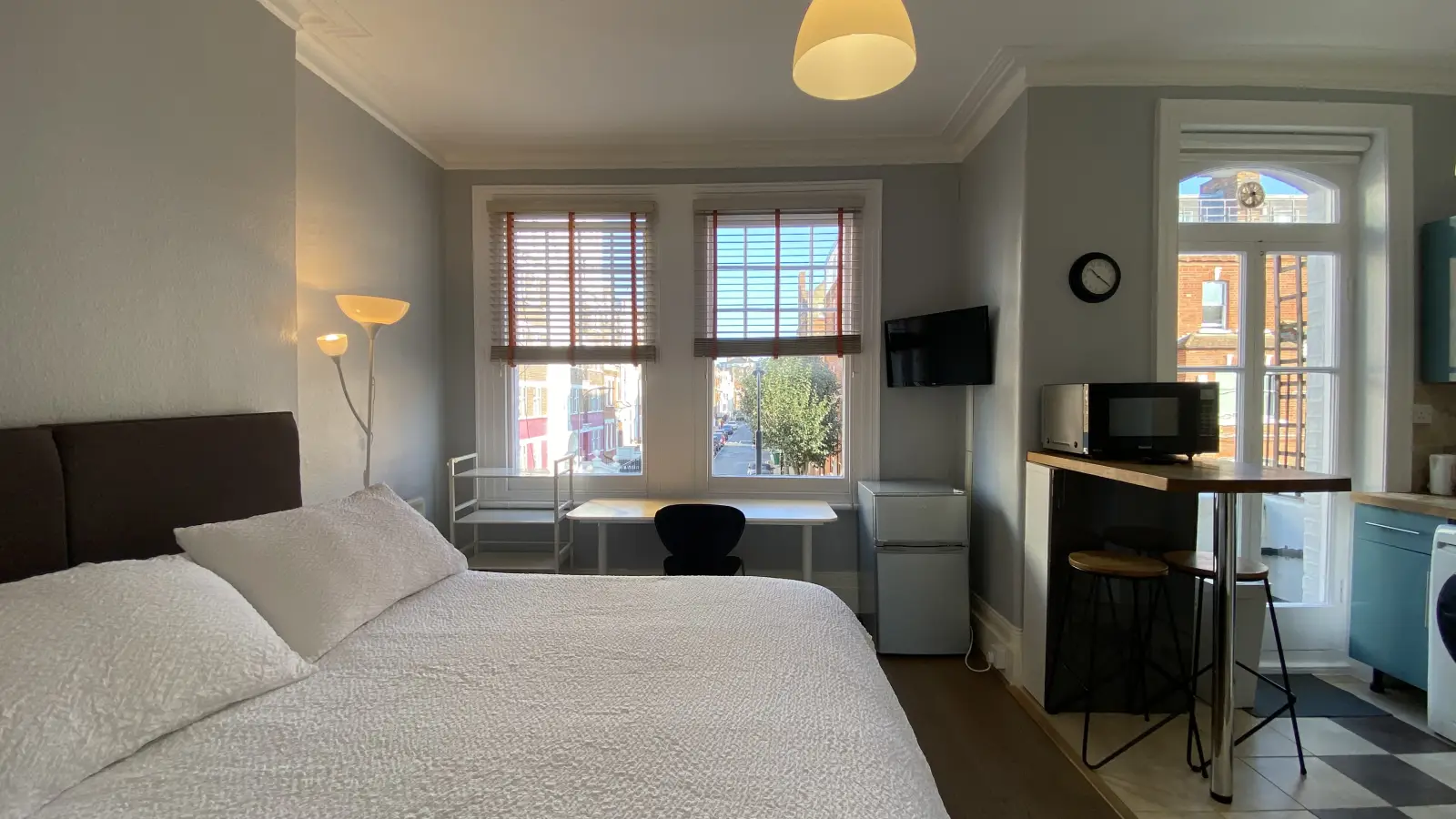 Flat St Andrew's Road in Greater London