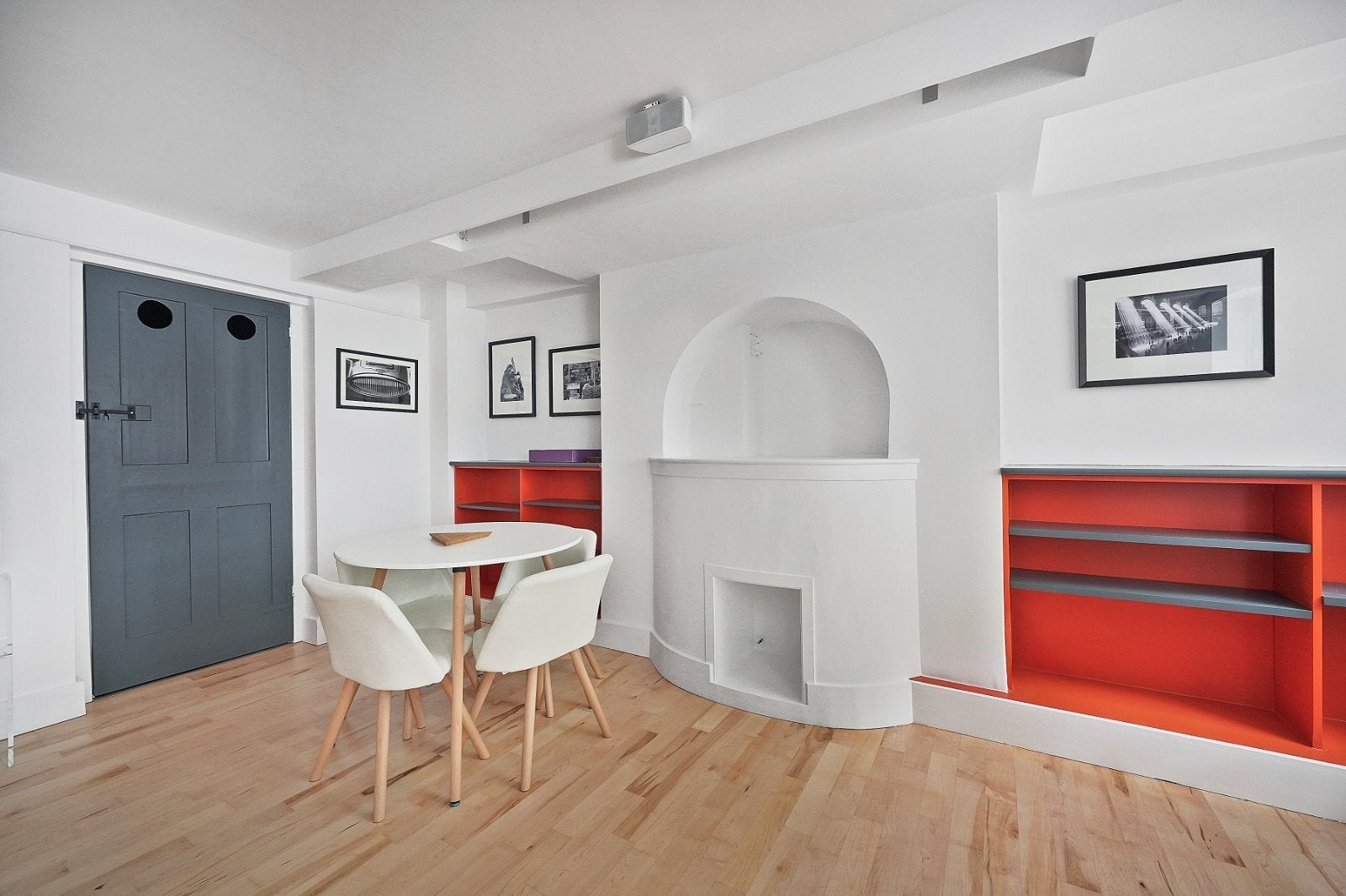 Flat Highbury Place in Greater London