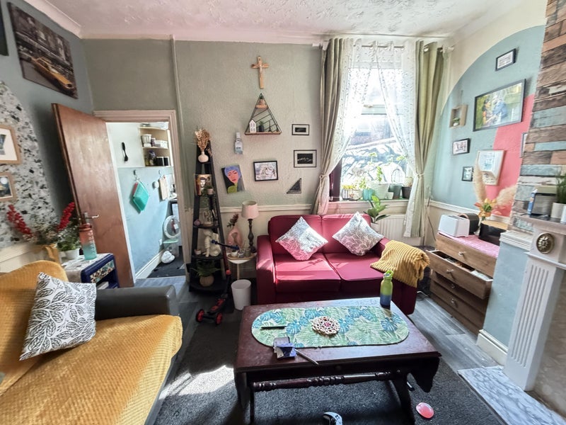 Room Brompton Road in Manchester