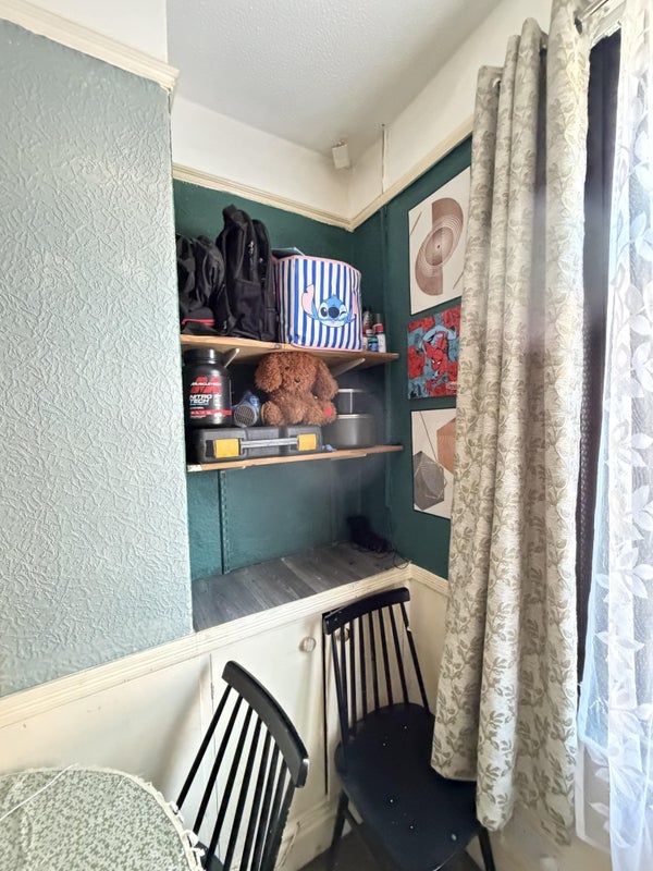Room Brompton Road in Manchester