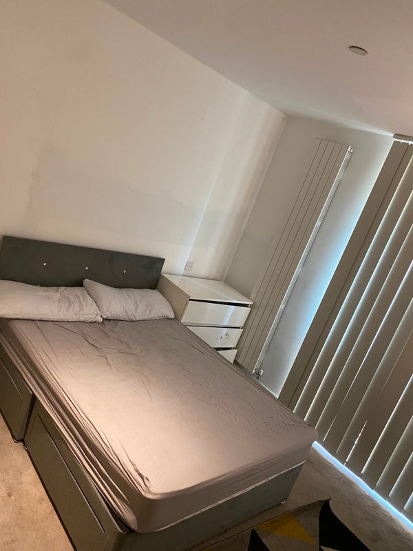 Room Waypoint Way in Greater London