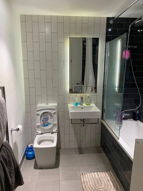 Room Waypoint Way in Greater London