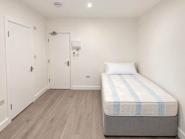 Flat Middle Road in Greater London
