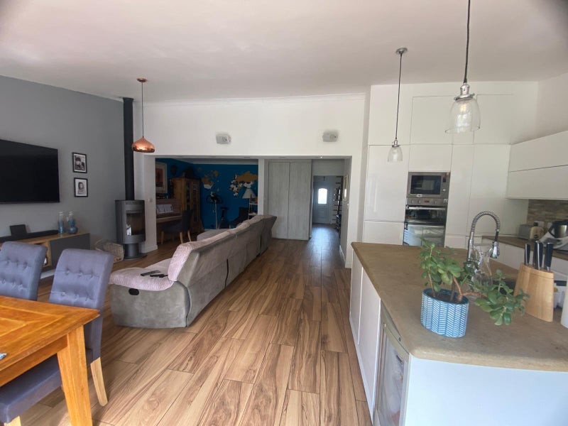 Room Saintbury Road in Glenfield