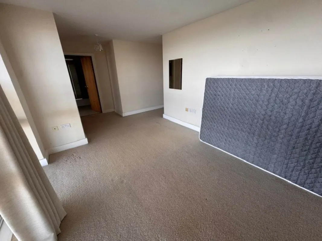 Flat Bute Place in Cardiff