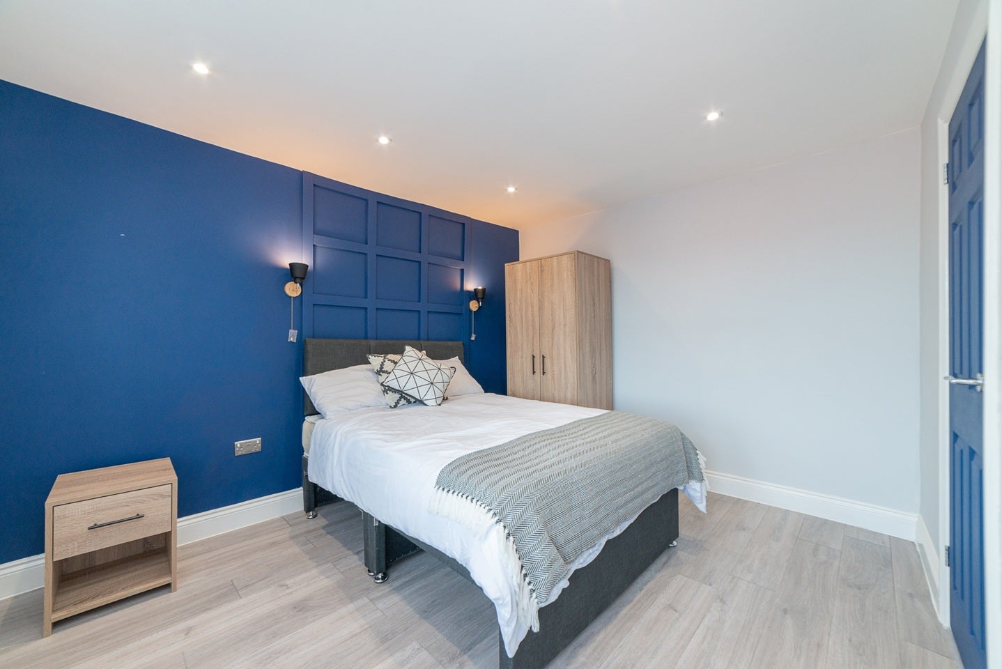 Room The Crescent in Mole Valley