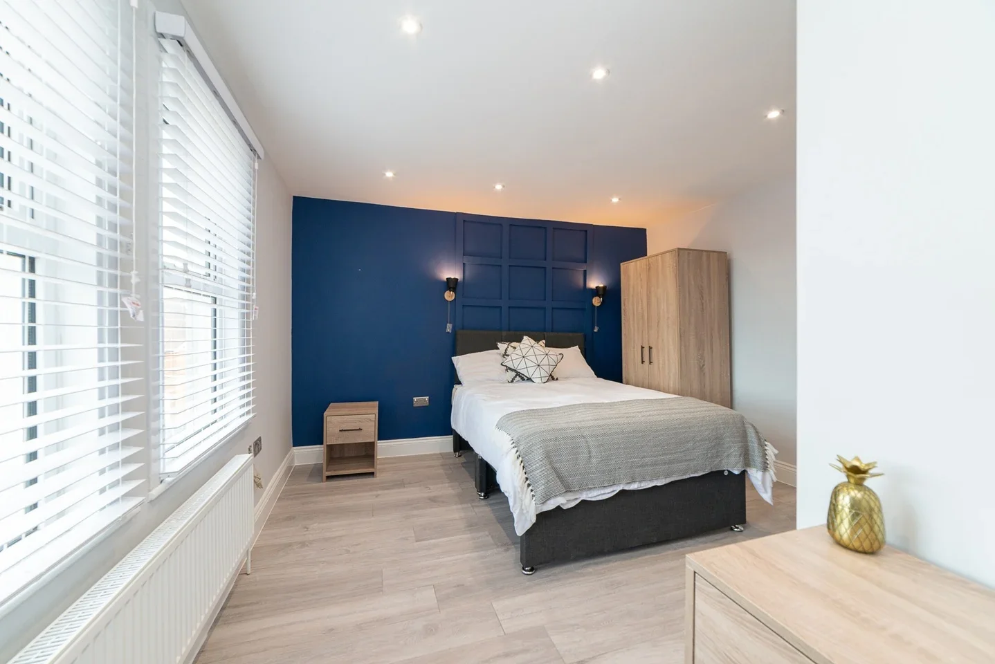 Room The Crescent in Mole Valley
