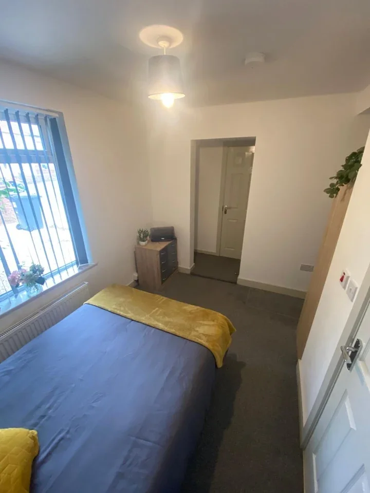 Room Haig Crescent in Doncaster