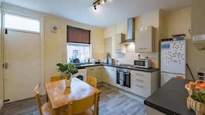 Room Ashville Terrace in Leeds