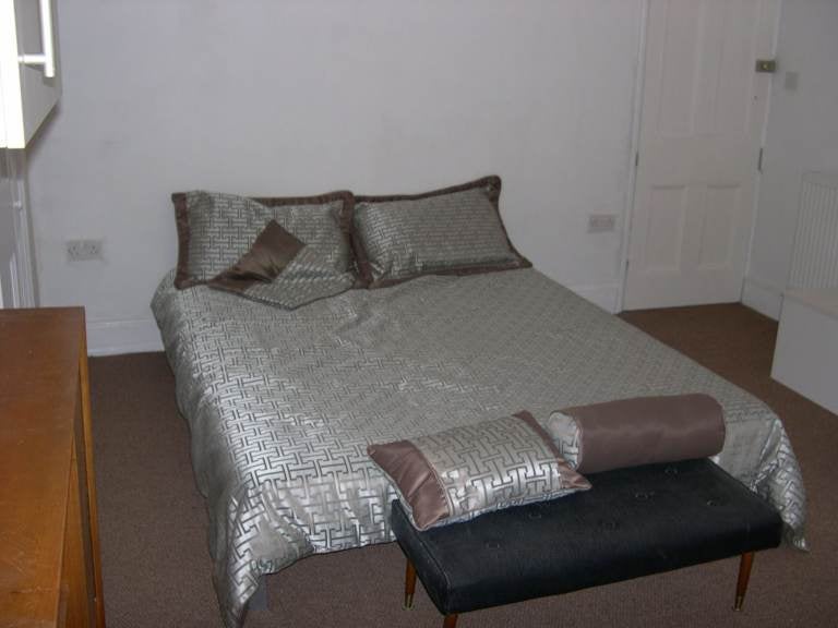 Flat Oakfield Street in Cardiff