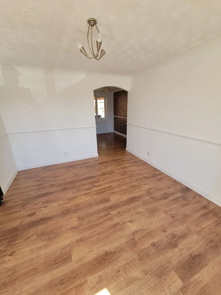 House Probyn Close in Northampton
