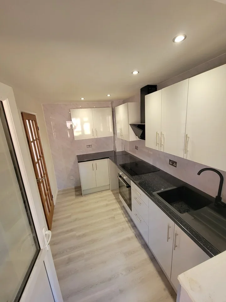 House Probyn Close in Northampton