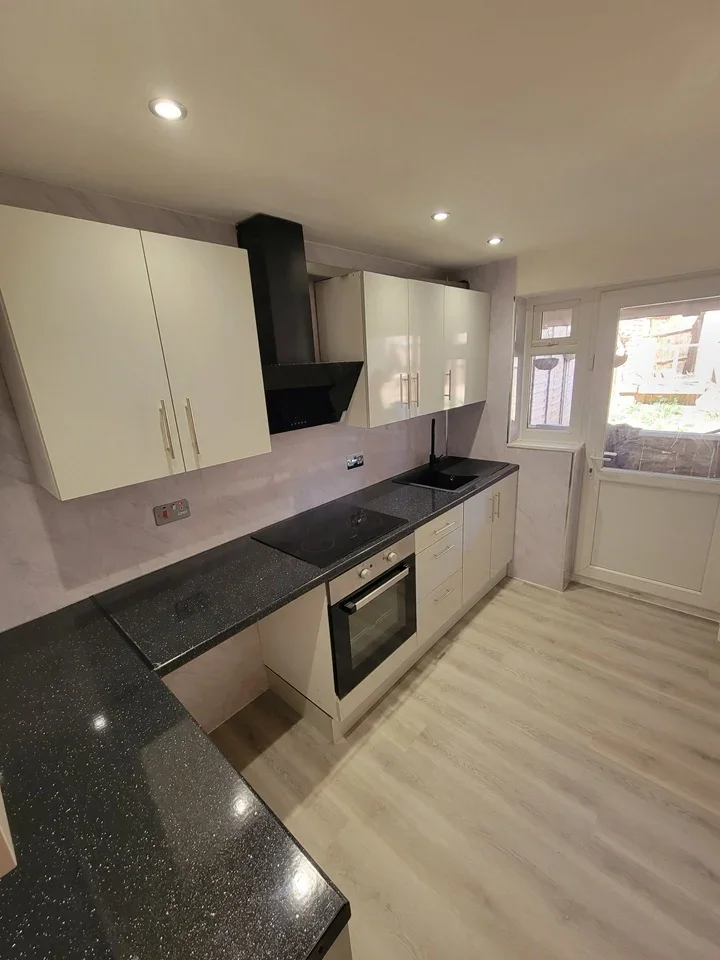 House Probyn Close in Northampton