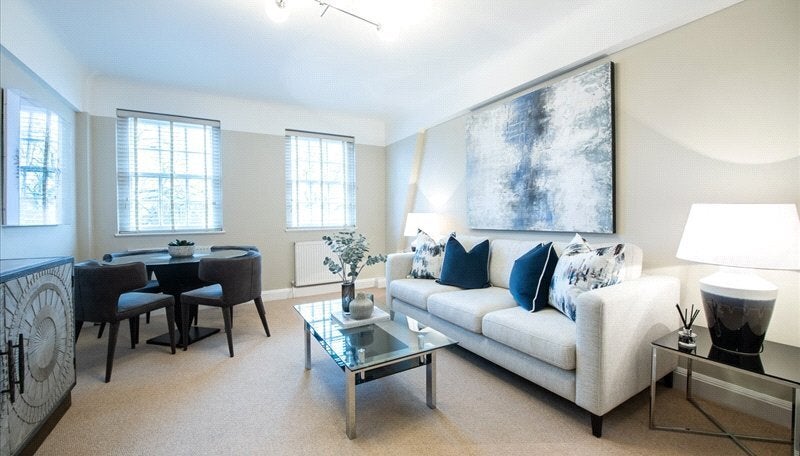 Flat Fulham Road in Greater London