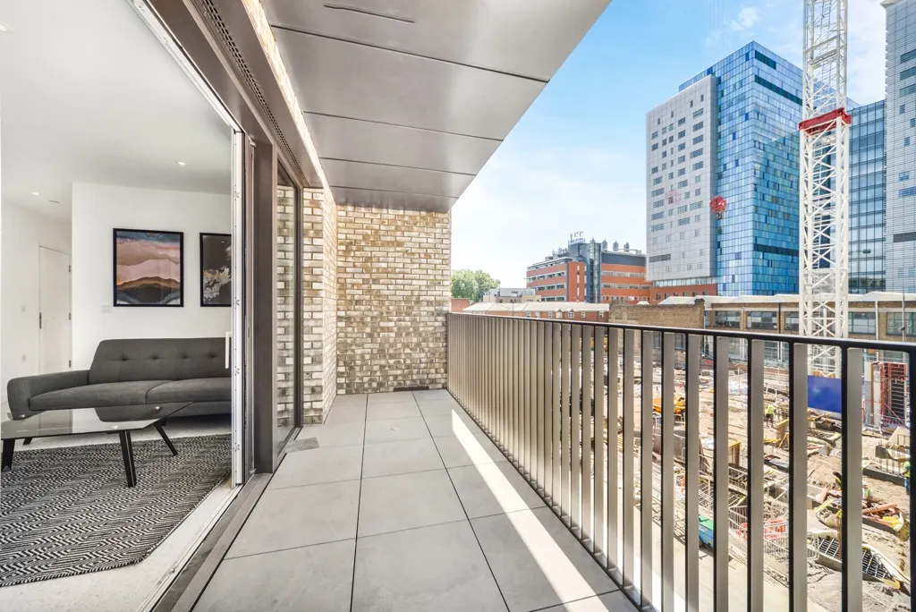 Flat Sidney Street in Greater London