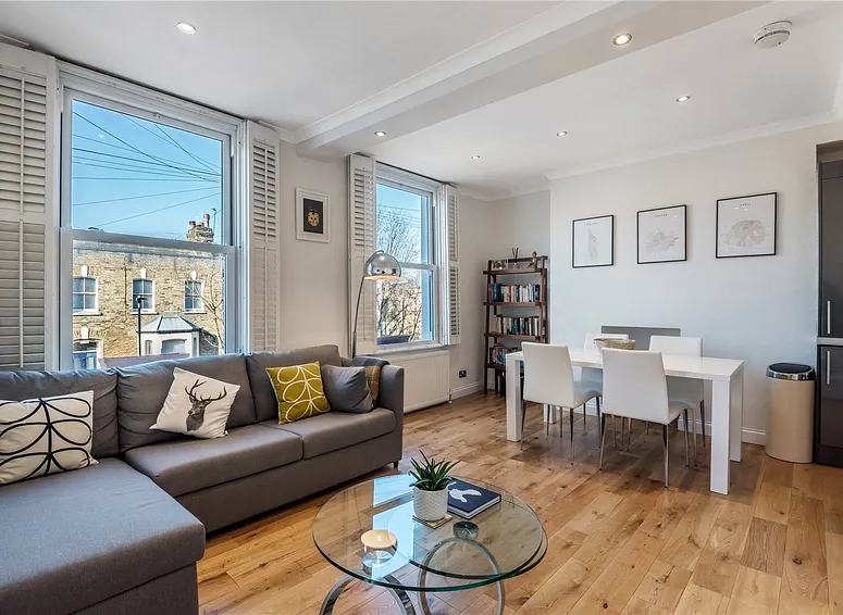 Flat Aberdeen Road in Greater London