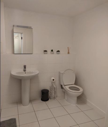 Room Annabel Close in Greater London