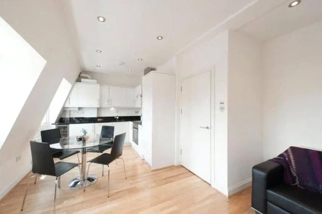 Flat Nottingham Place in City of Westminster