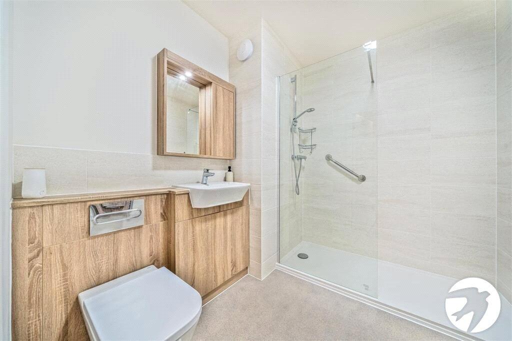 Flat Bartholomew Way in Swanley