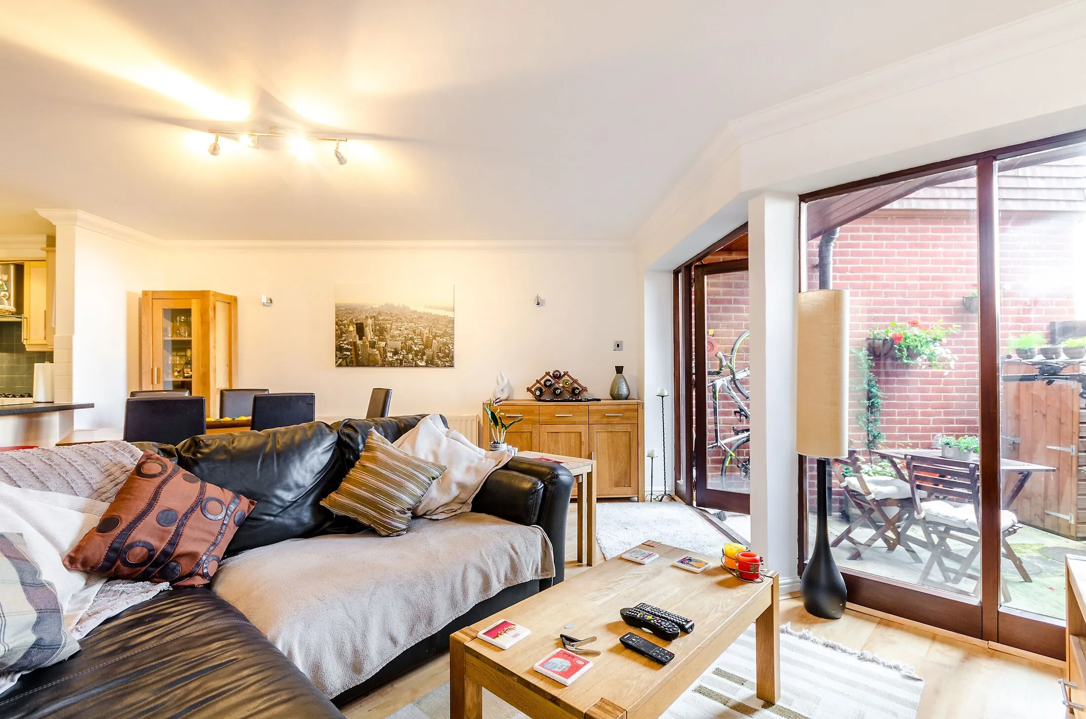 Flat The Bittoms in Greater London