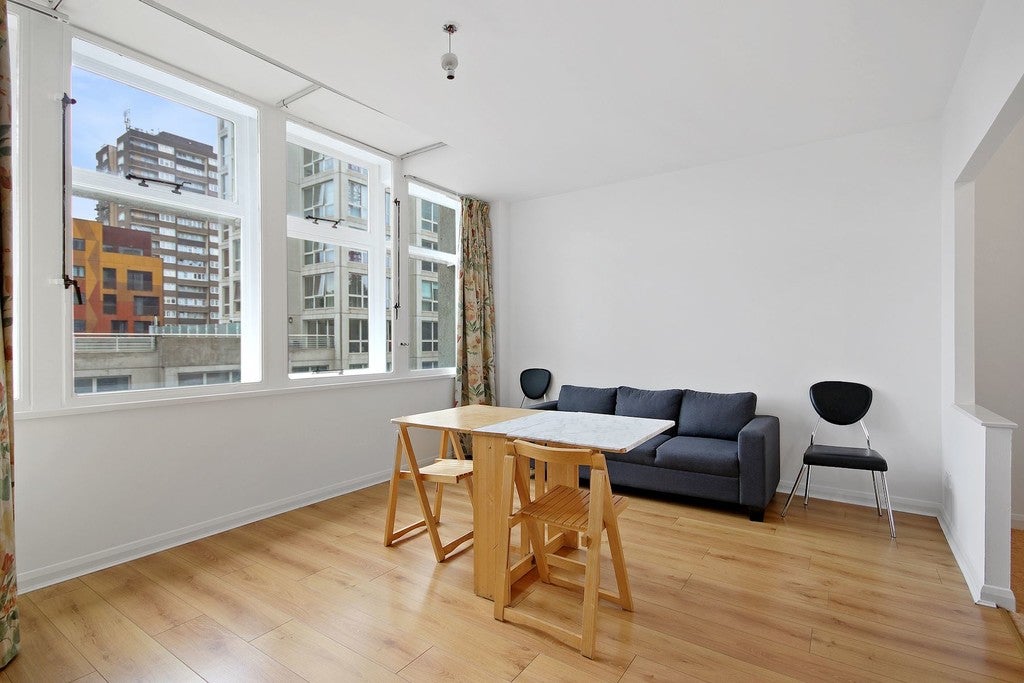 Flat Newington Causeway in Greater London