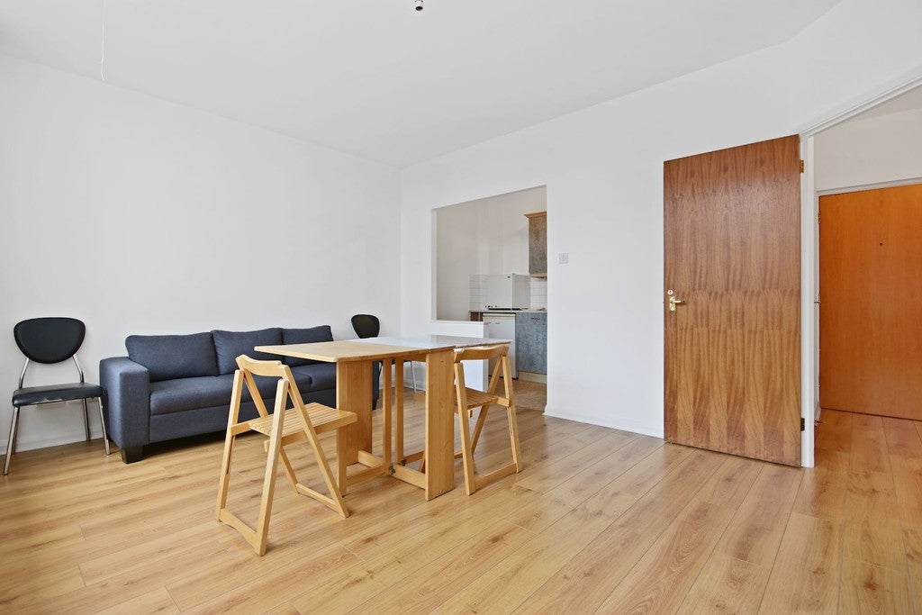 Flat Newington Causeway in Greater London