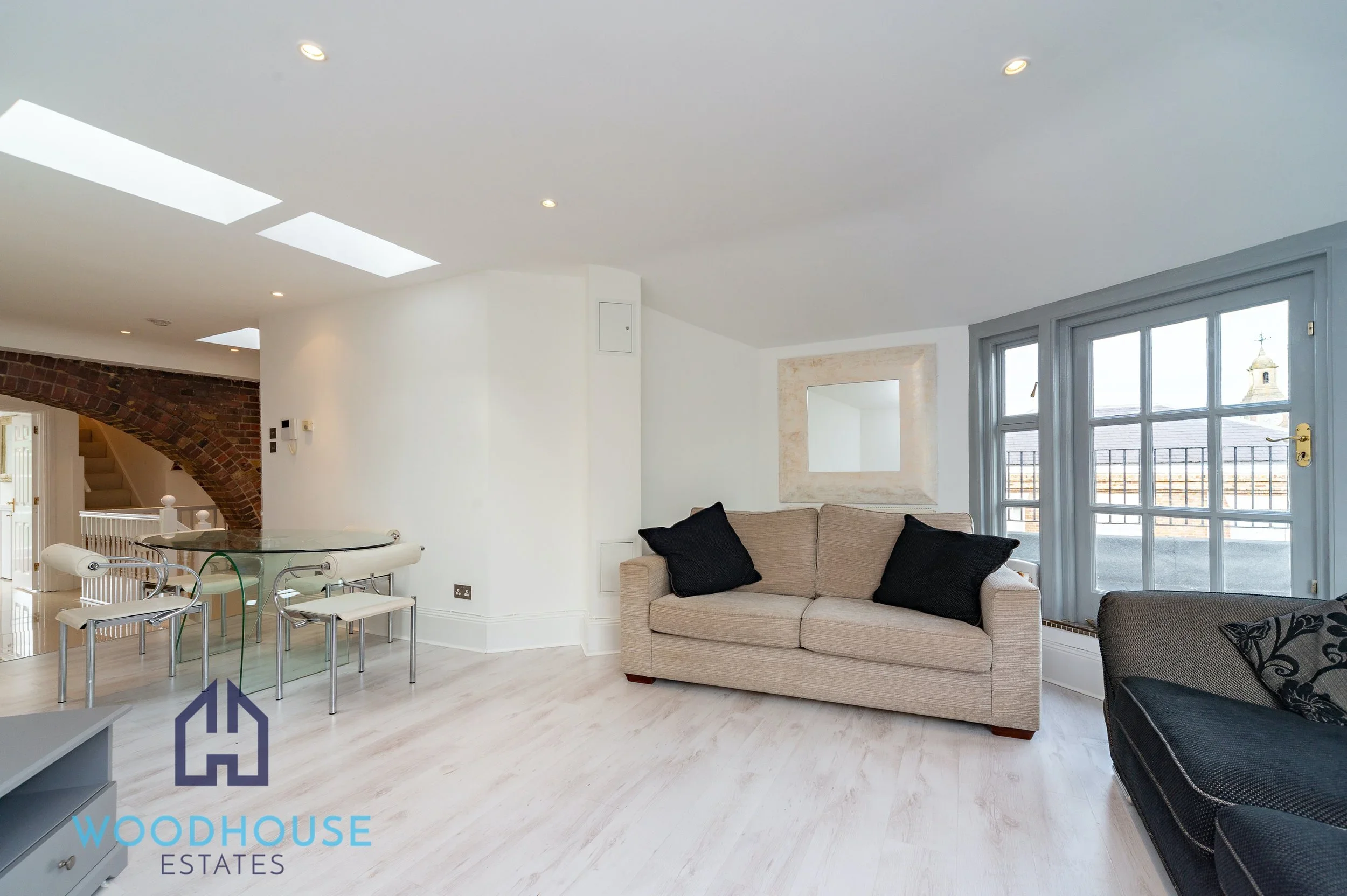 Flat Royal Drive in Greater London