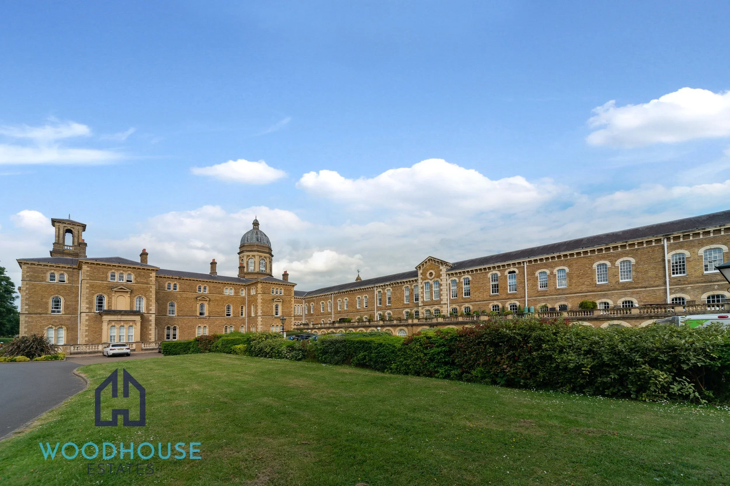 Flat Royal Drive in Greater London