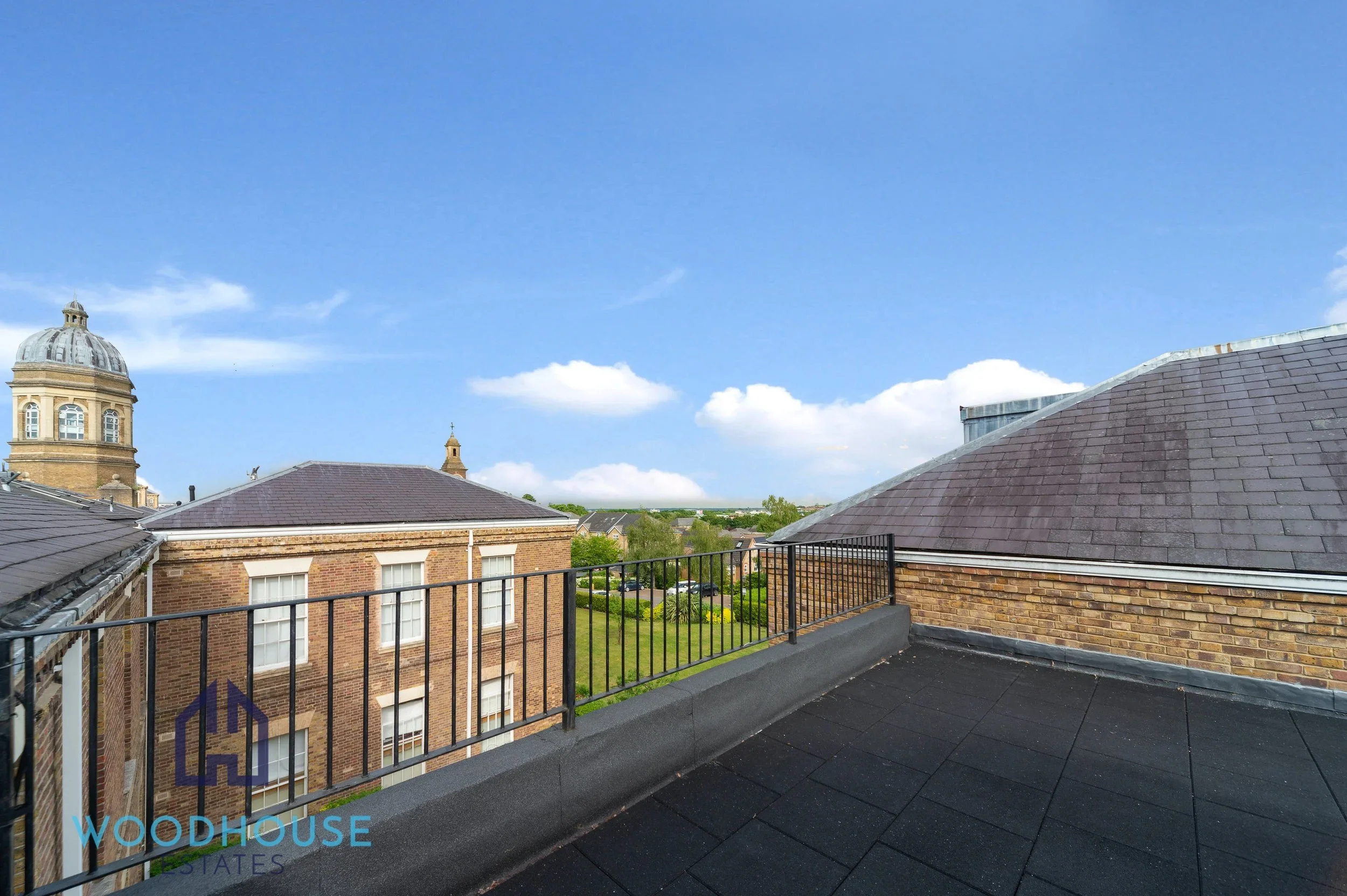 Flat Royal Drive in Greater London