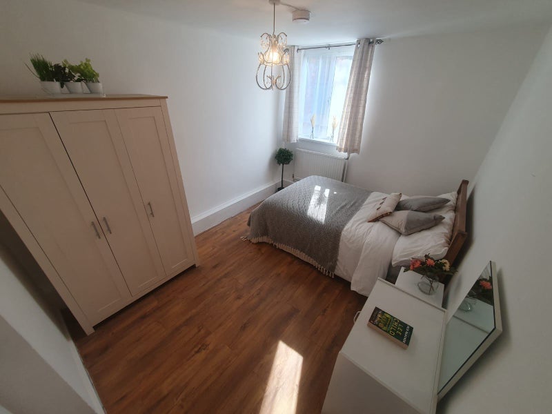 Room Copley Close in Greater London