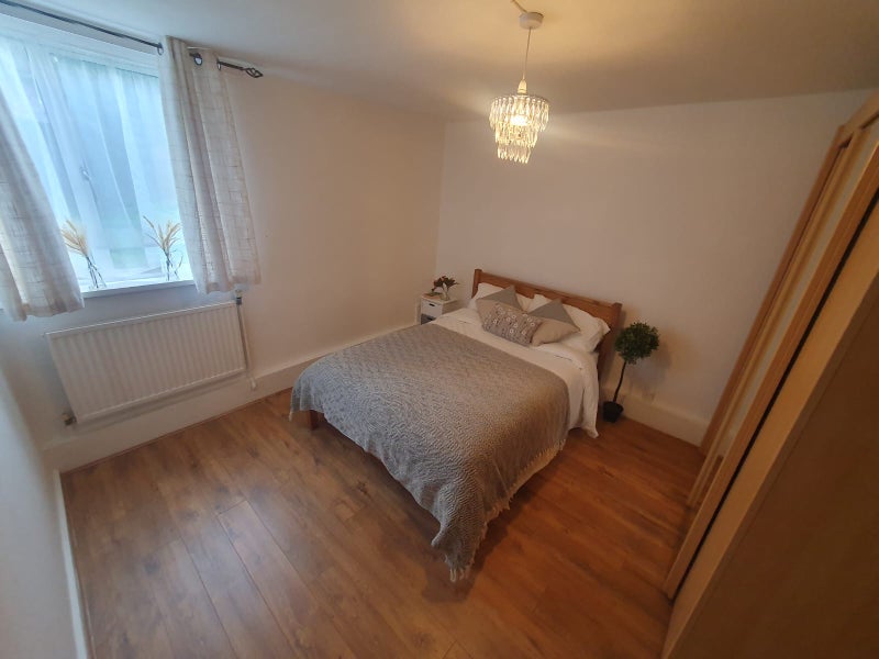 Room Copley Close in Greater London