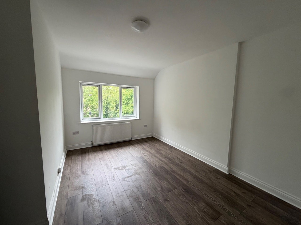 Room Godstone Road in Greater London