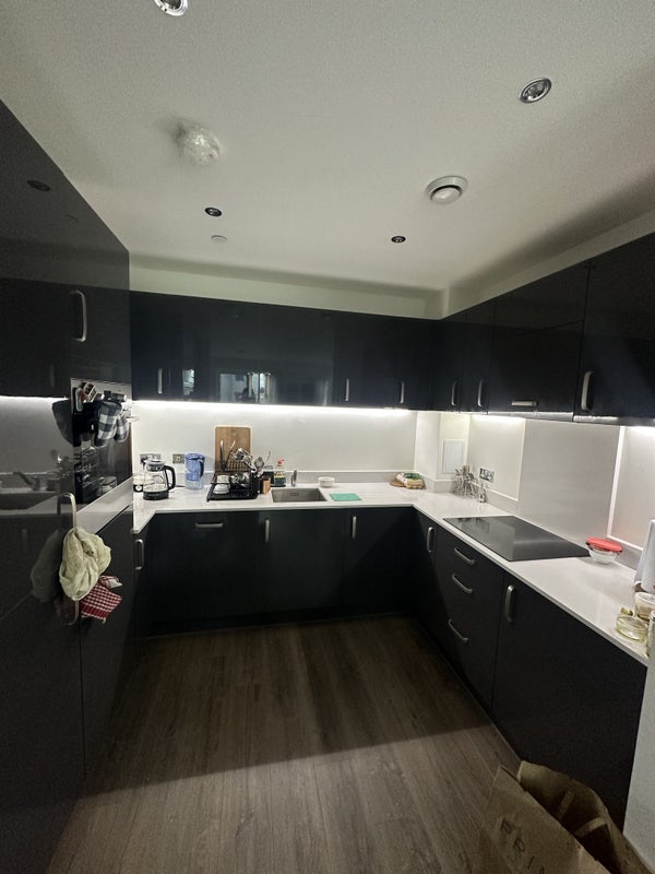 Room Heartwell Avenue in Greater London