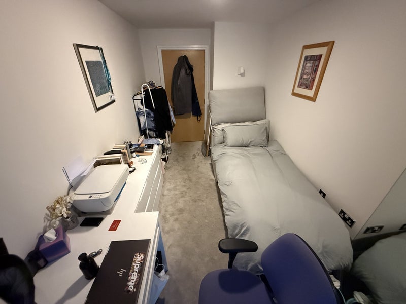 Room Waterside Path in Greater London
