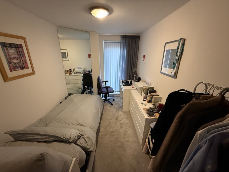 Room Waterside Path in Greater London