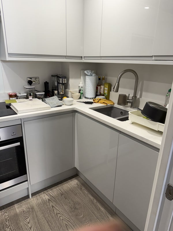 Room Waterside Path in Greater London