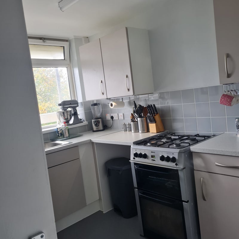 Room Warbank Crescent in Greater London