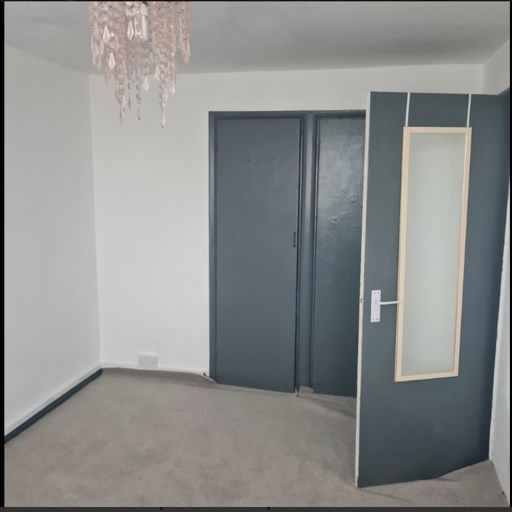 Room Warbank Crescent in Greater London