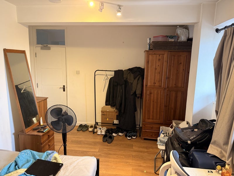 Room Jubilee Street in Greater London