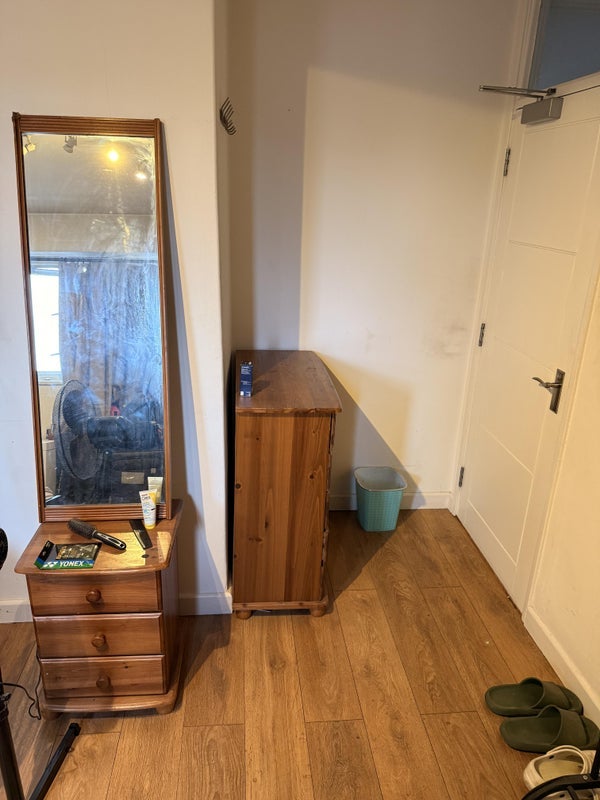 Room Jubilee Street in Greater London