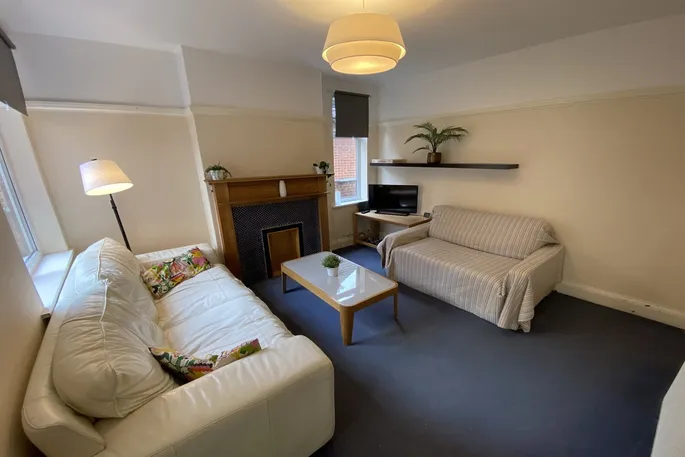 Room Peveril Road in Nottingham