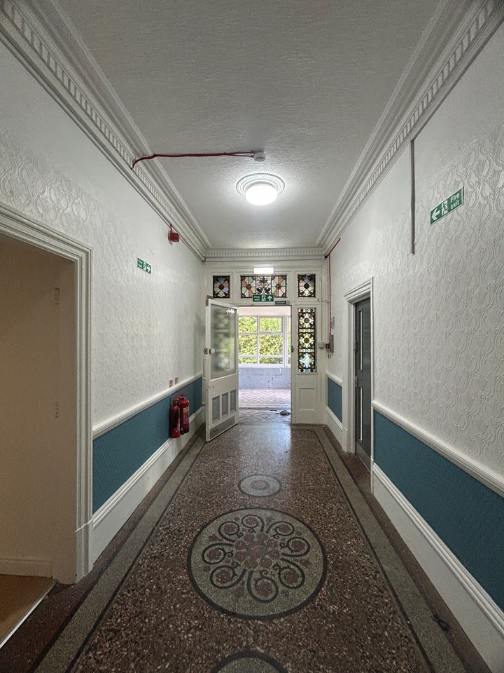 Flat Manchester Road in Radcliffe