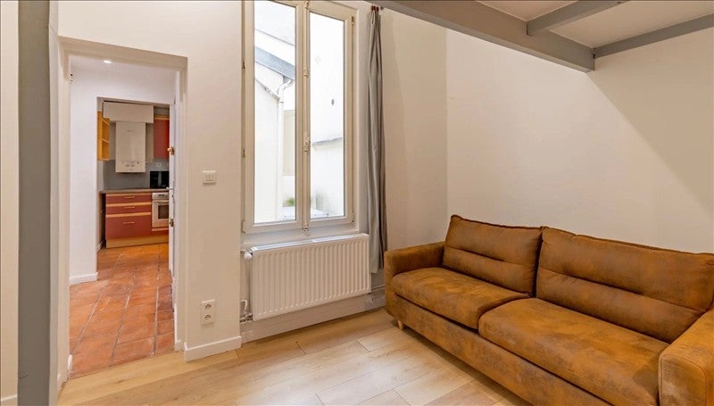 Flat Rue Louise Michel in Levallois-Perret