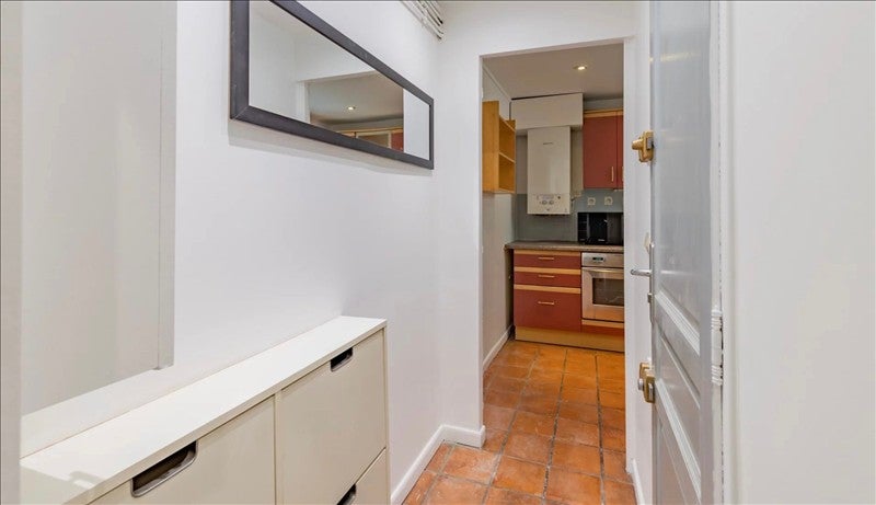 Flat Rue Louise Michel in Levallois-Perret