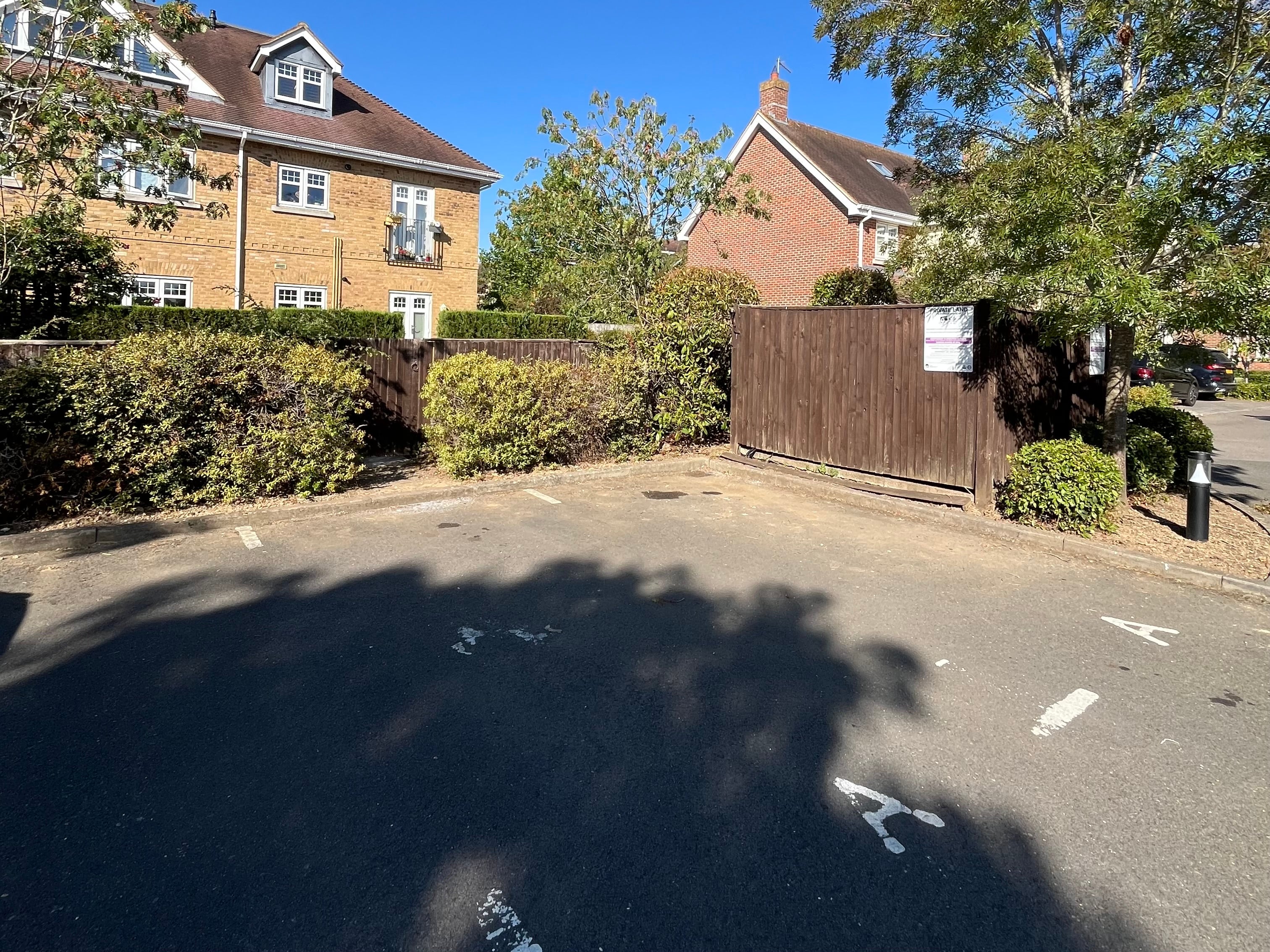 Flat Witchford Gate in Fifield