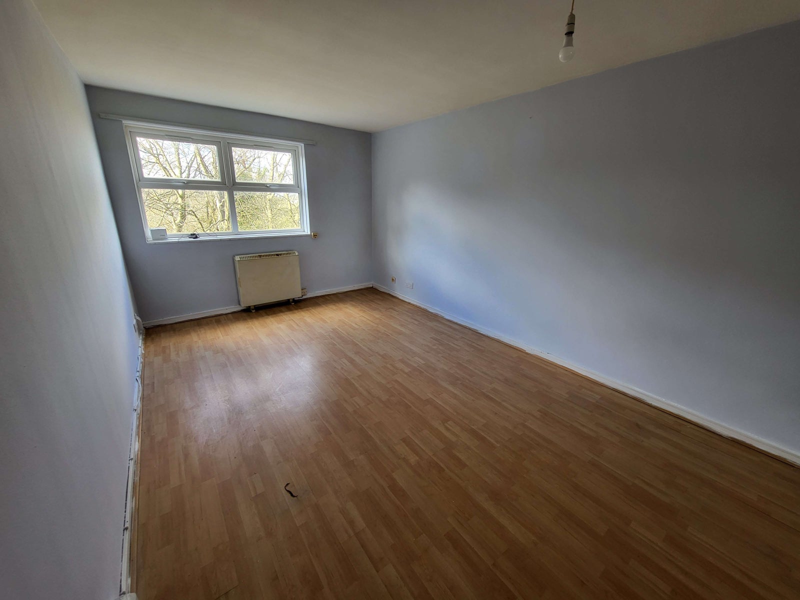 Flat Ashburnham Road in Luton