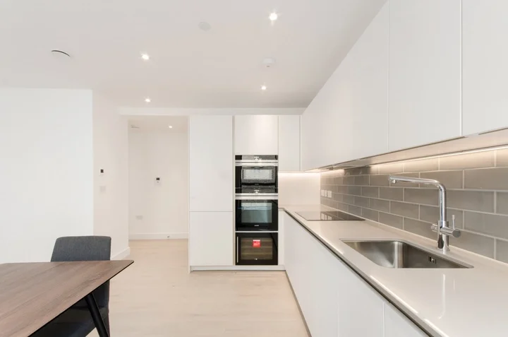 Flat Wentworth Street in Greater London