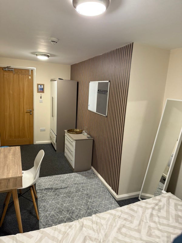 Room Norwood Road in Nottingham