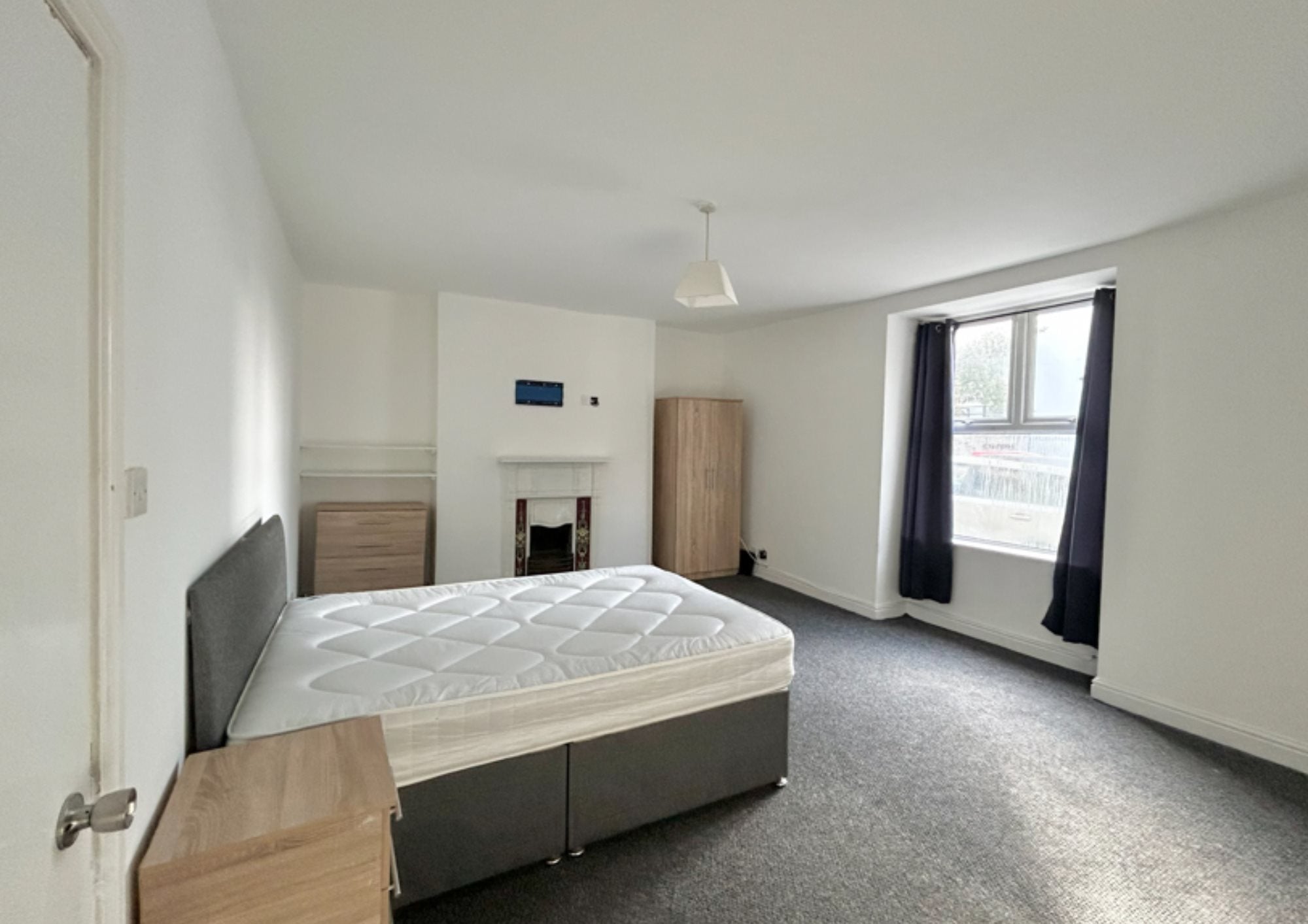 Room Albert Road in Plymouth