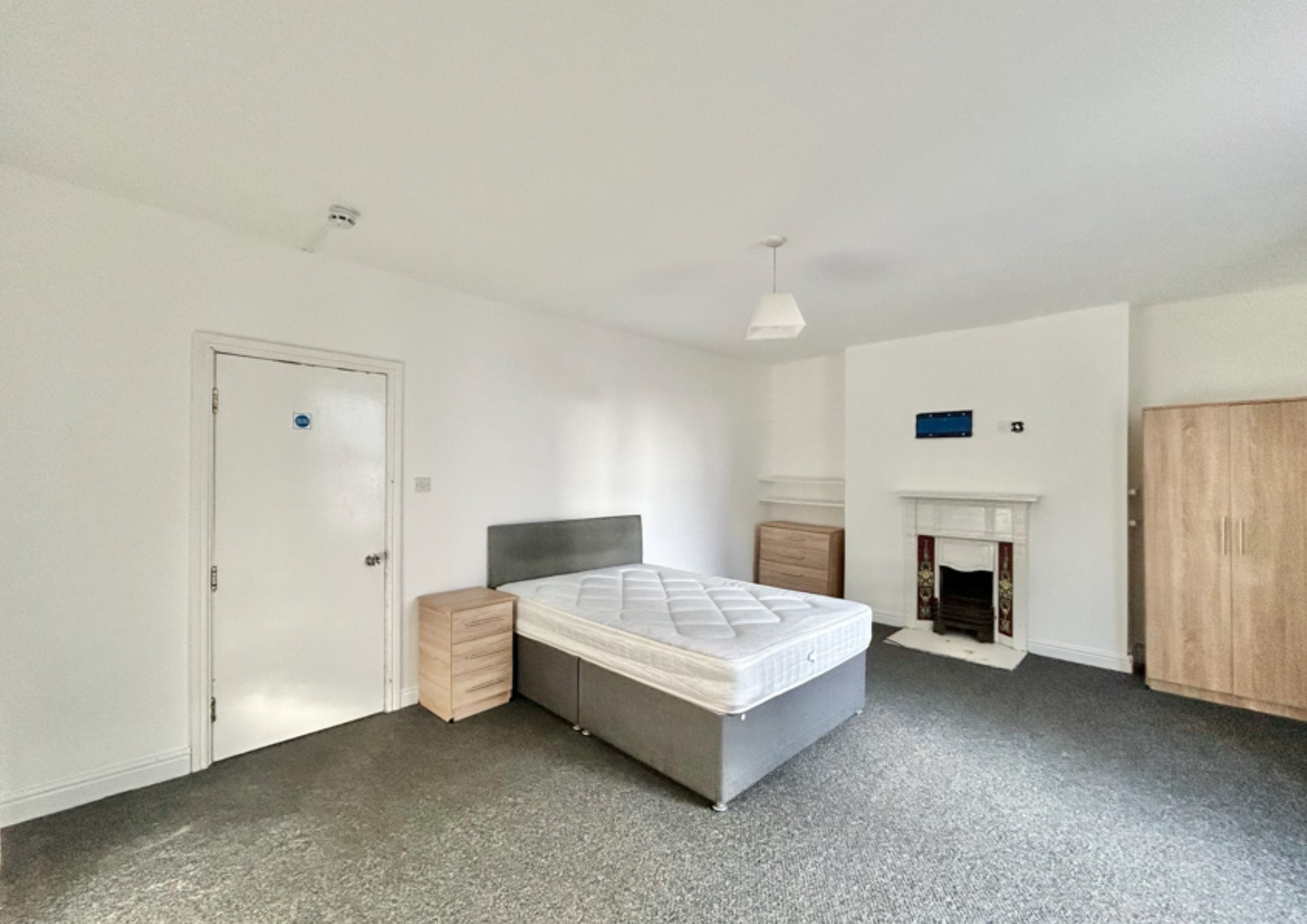Room Albert Road in Plymouth